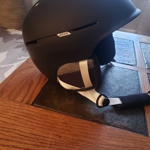 Anon snowboard/ski helmet. SIZE M.